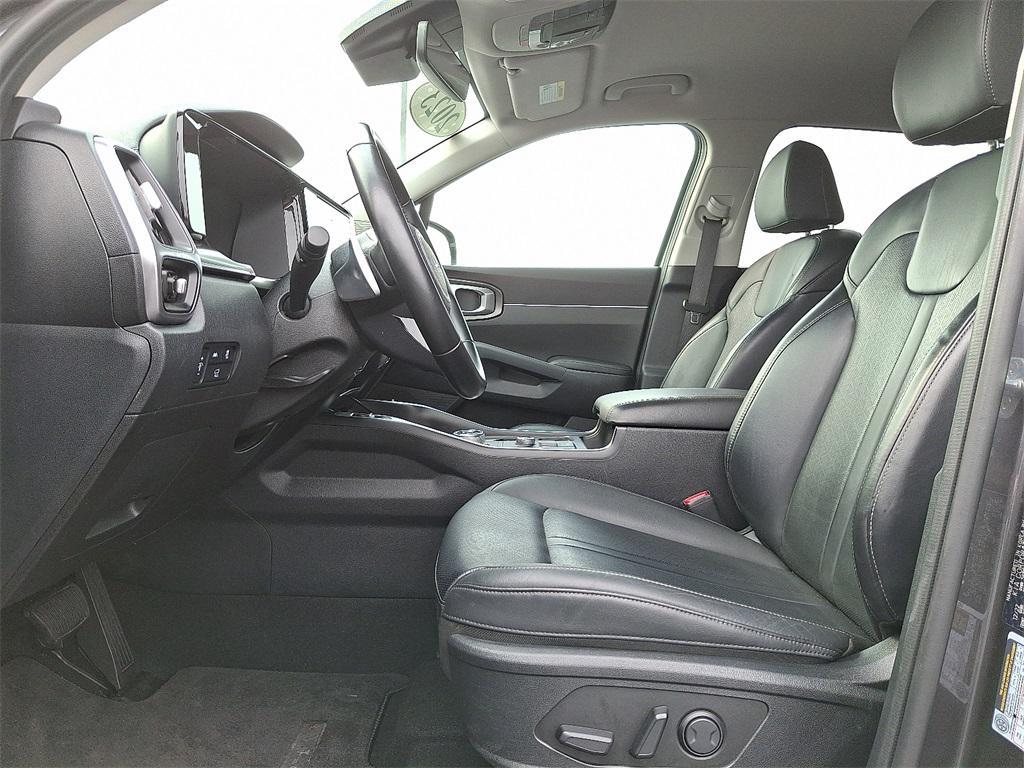 used 2023 Kia Sorento Hybrid car, priced at $30,350