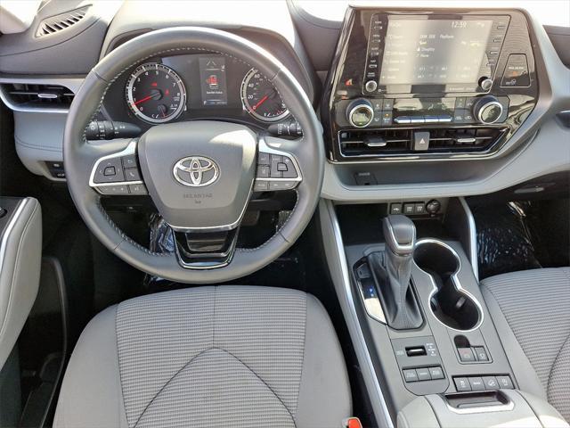 used 2021 Toyota Highlander car, priced at $30,987