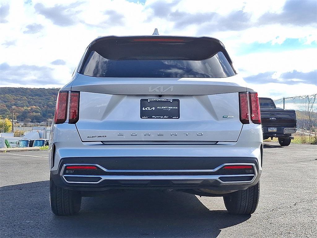 used 2022 Kia Sorento Hybrid car, priced at $20,549