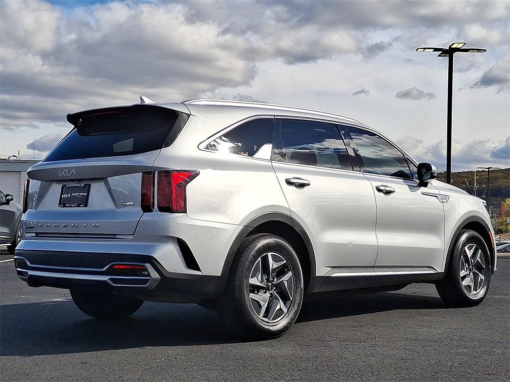 used 2022 Kia Sorento Hybrid car, priced at $20,549