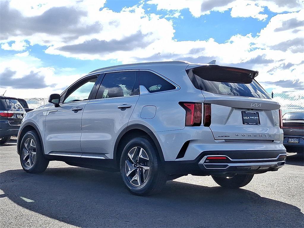 used 2022 Kia Sorento Hybrid car, priced at $20,549