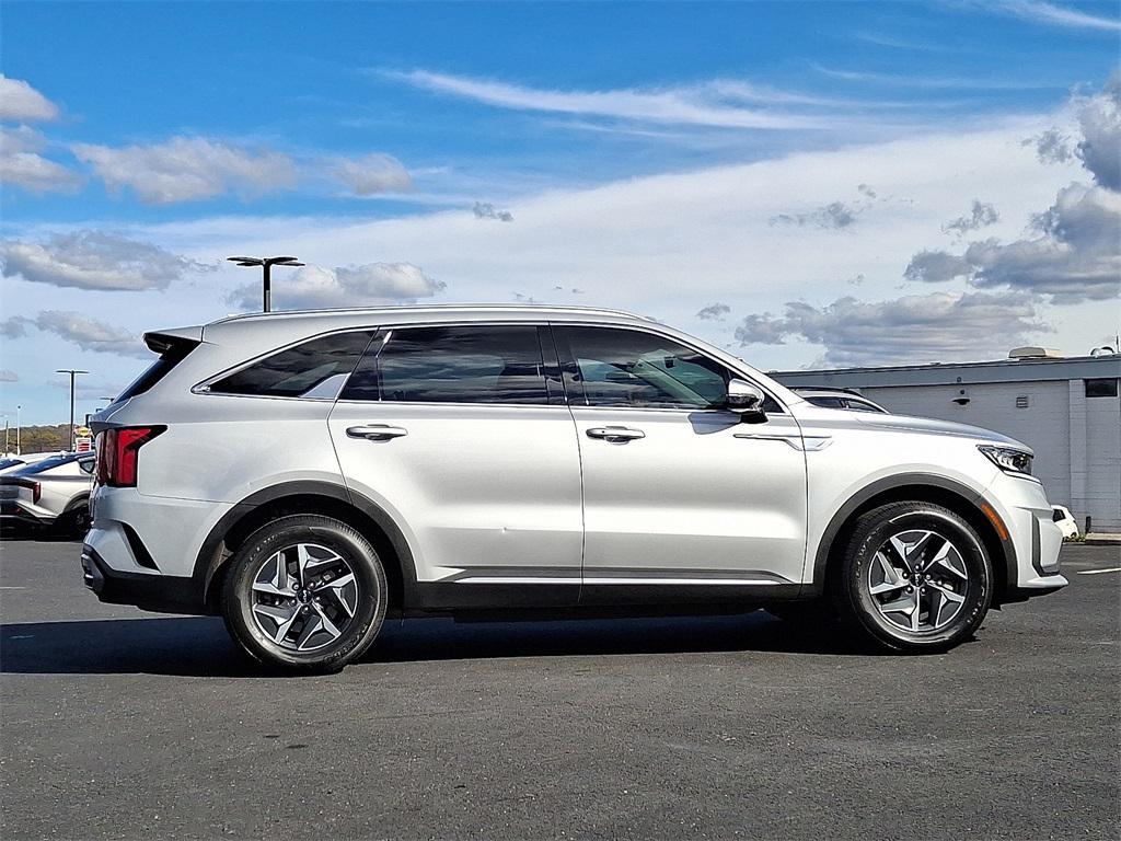 used 2022 Kia Sorento Hybrid car, priced at $20,549