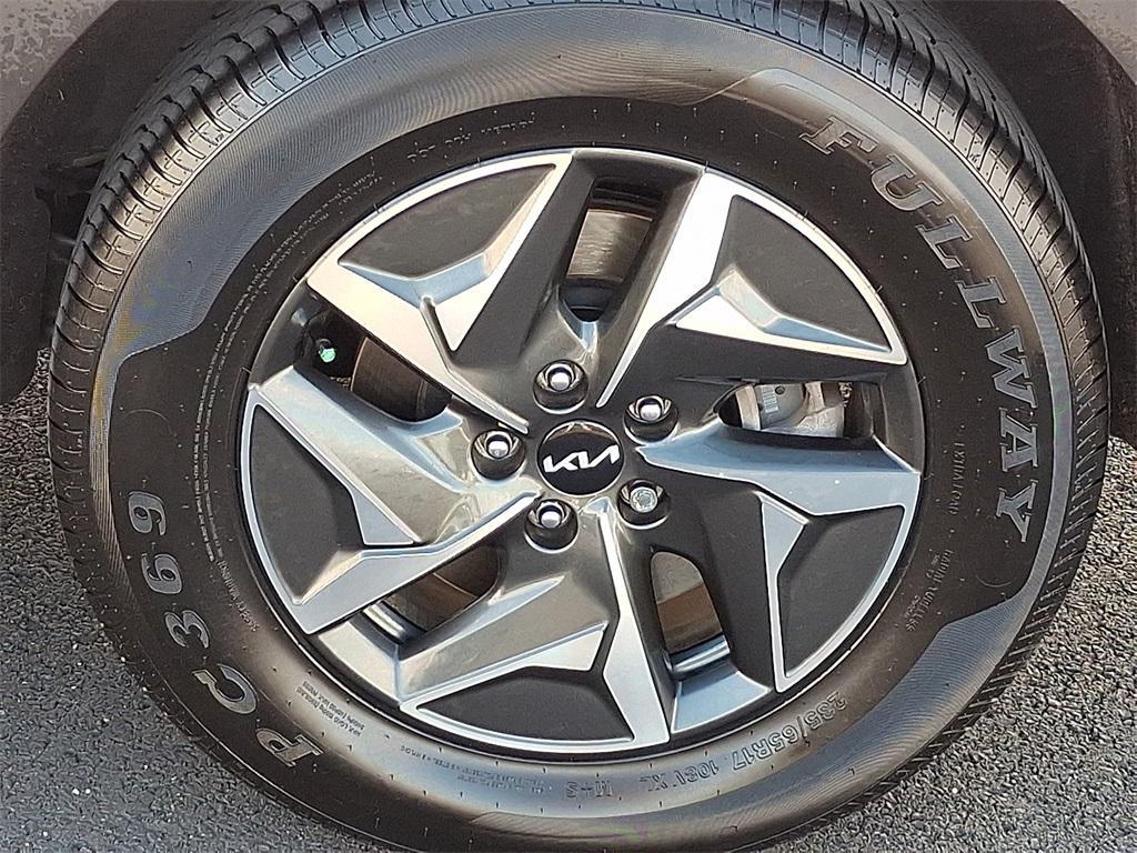 used 2022 Kia Sorento Hybrid car, priced at $20,549