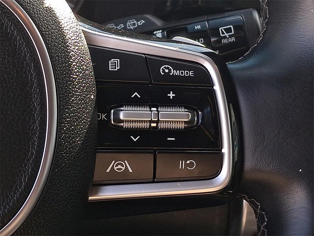 used 2022 Kia Sorento Hybrid car, priced at $20,549