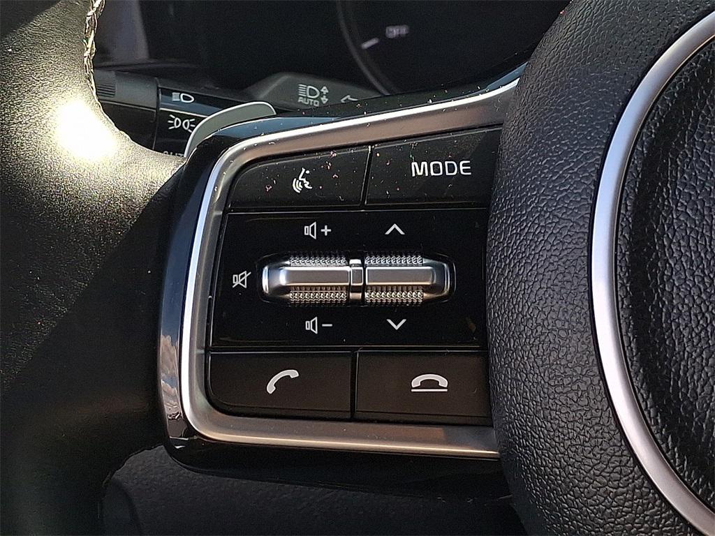 used 2022 Kia Sorento Hybrid car, priced at $20,549