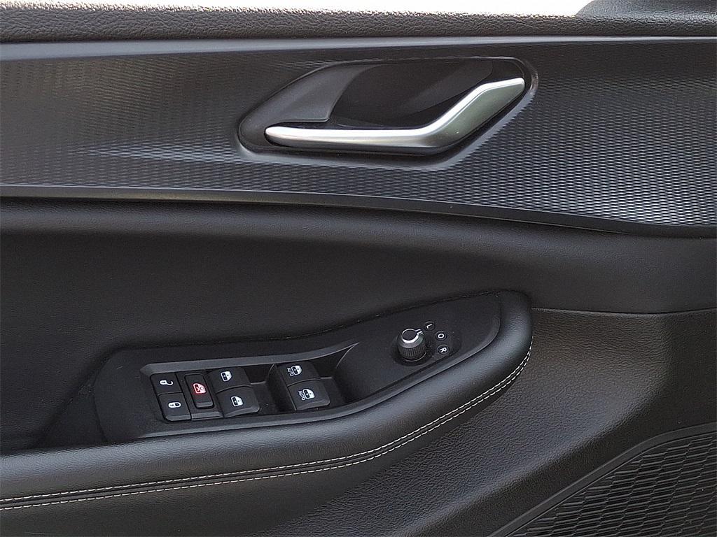 used 2023 Jeep Grand Cherokee L car, priced at $27,995