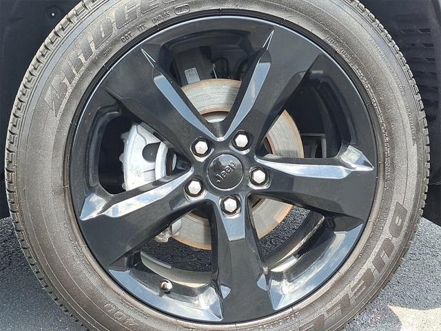 used 2024 Jeep Grand Cherokee car, priced at $37,602