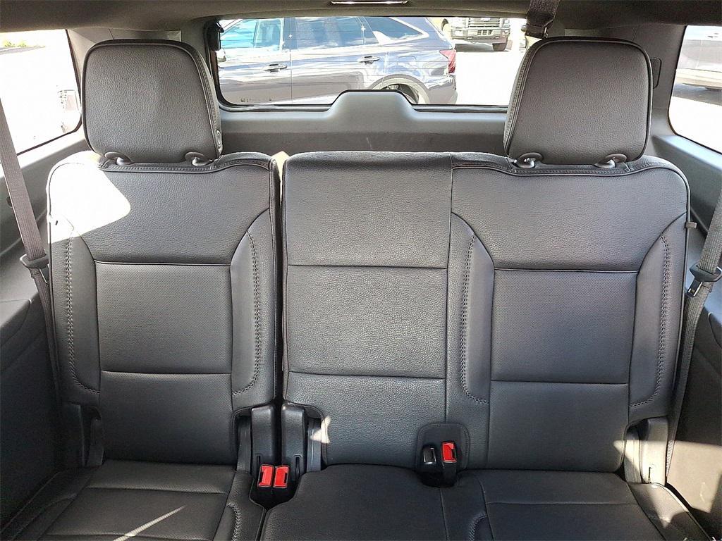 used 2022 GMC Yukon XL car, priced at $57,152