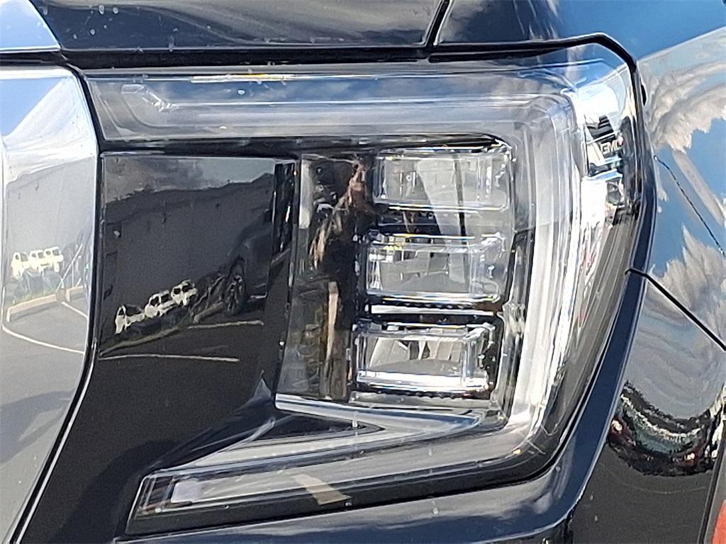 used 2022 GMC Yukon XL car, priced at $57,152