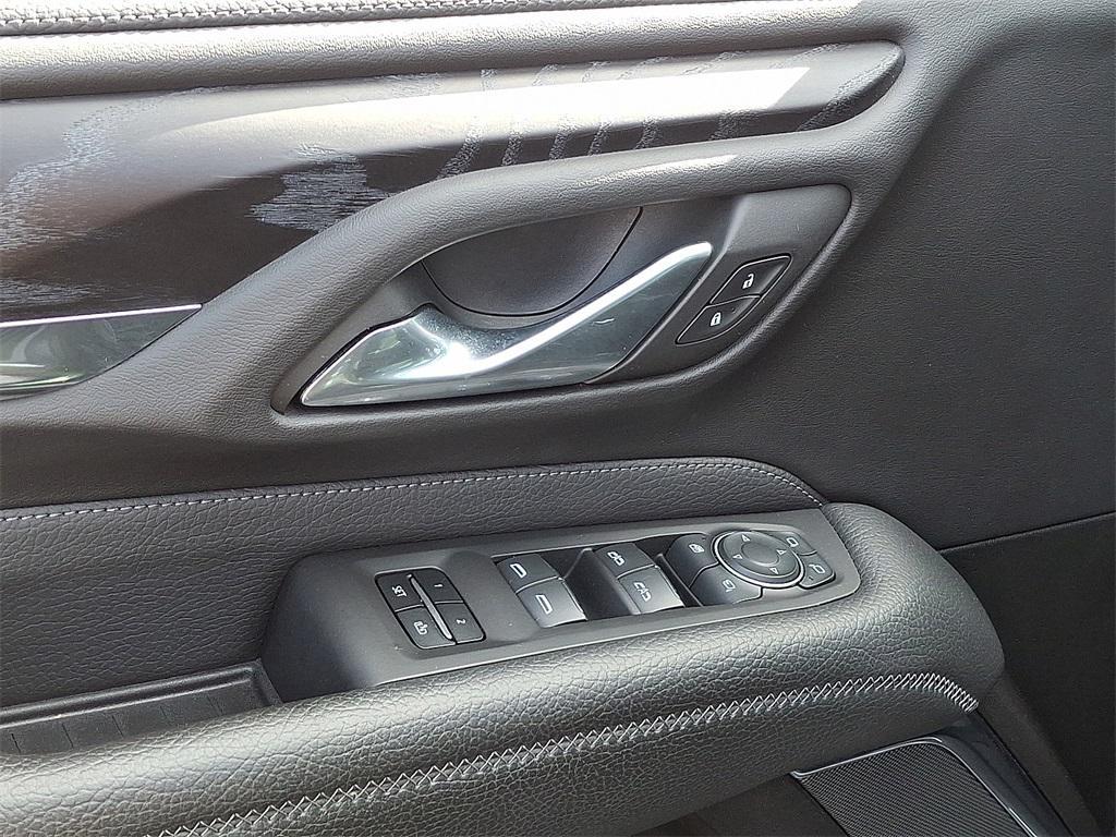 used 2022 GMC Yukon XL car, priced at $57,152