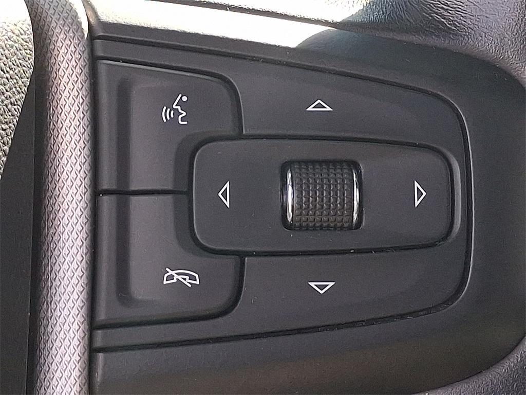 used 2022 GMC Yukon XL car, priced at $57,152