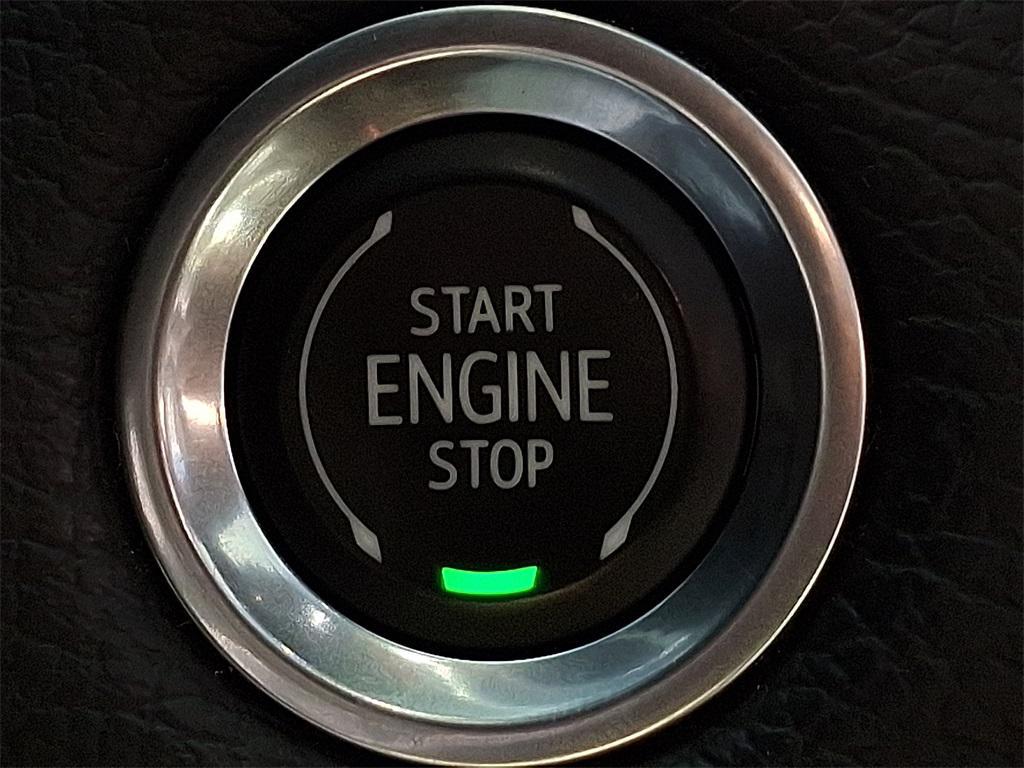 used 2022 GMC Yukon XL car, priced at $57,152