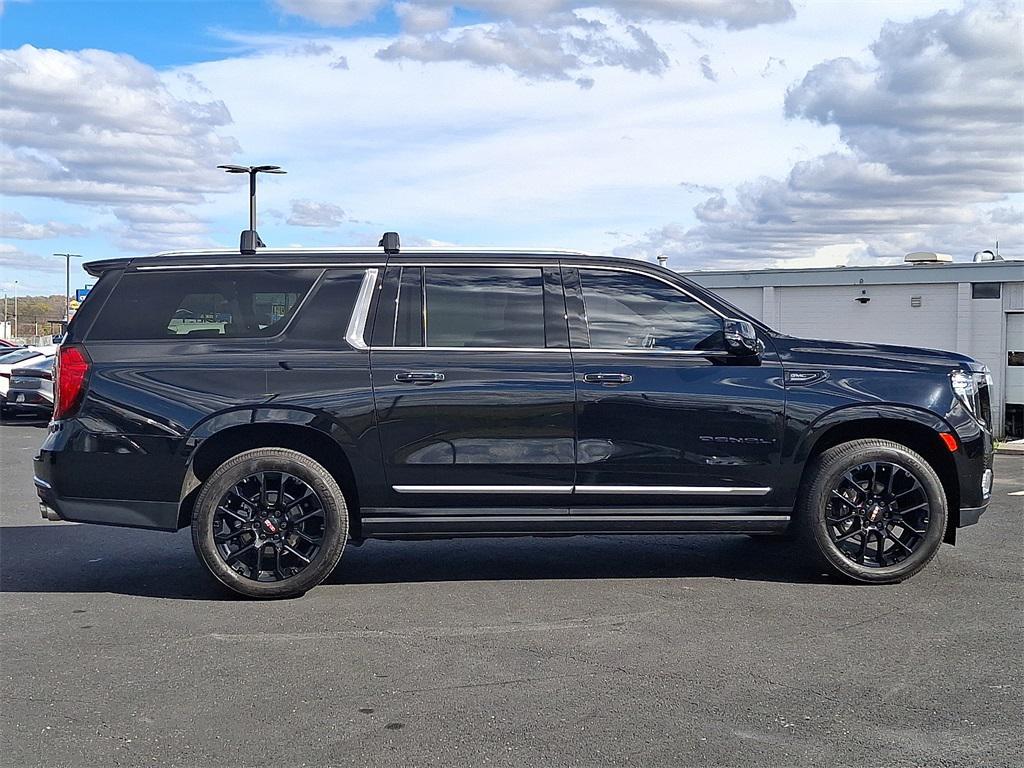 used 2022 GMC Yukon XL car, priced at $57,152