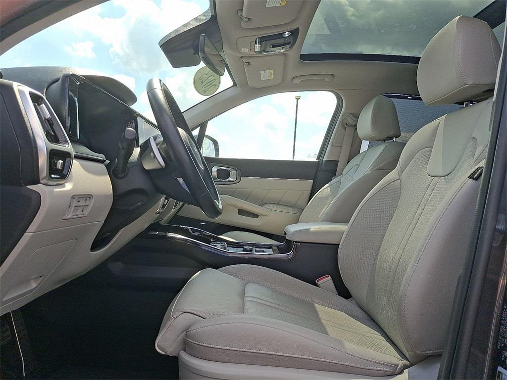 used 2023 Kia Sorento Plug-In Hybrid car, priced at $31,999