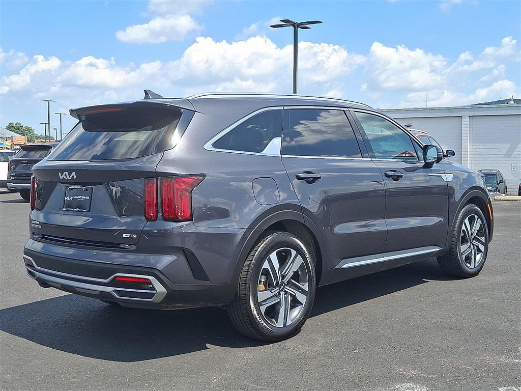 used 2023 Kia Sorento Plug-In Hybrid car, priced at $31,999