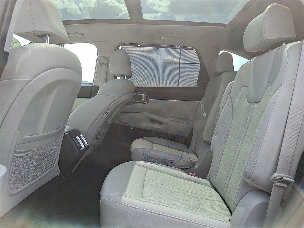 used 2023 Kia Sorento Plug-In Hybrid car, priced at $31,999