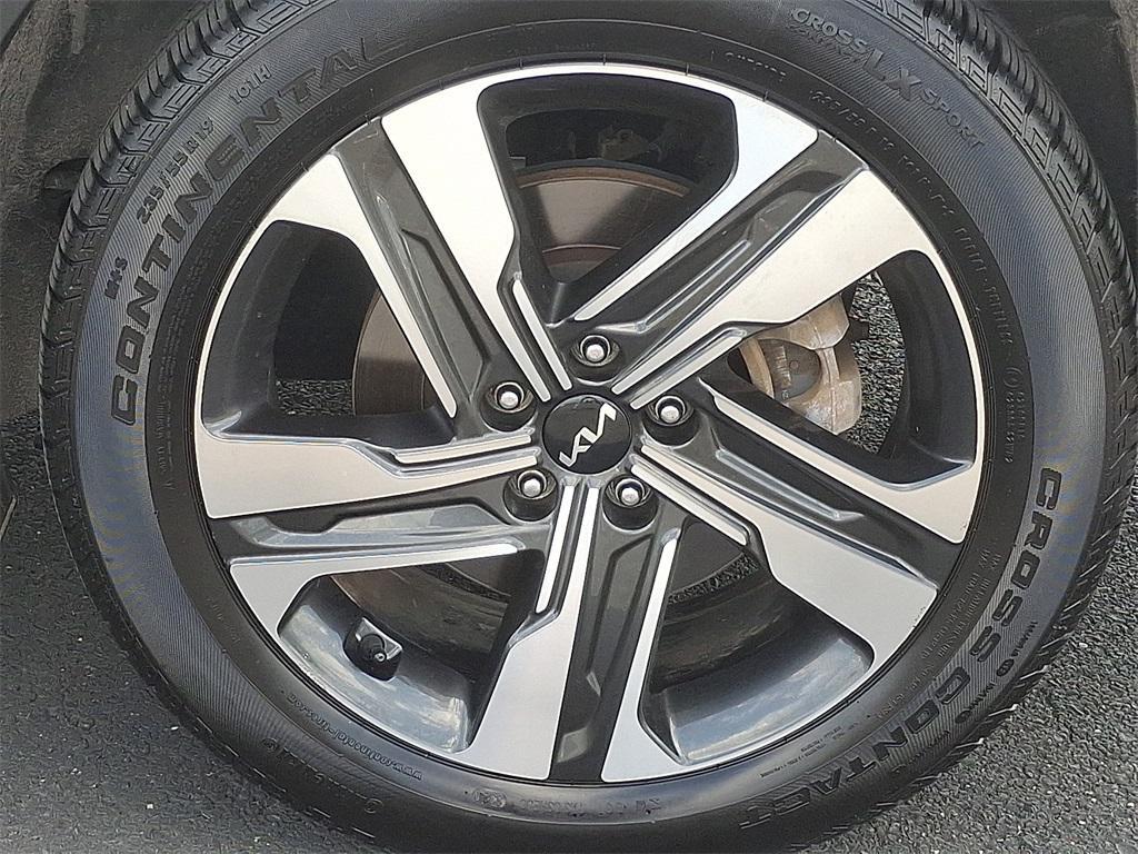 used 2023 Kia Sorento Plug-In Hybrid car, priced at $31,999