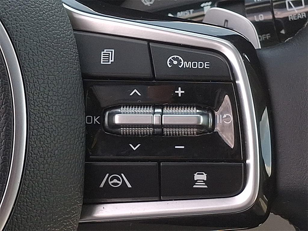 used 2023 Kia Sorento Plug-In Hybrid car, priced at $31,999