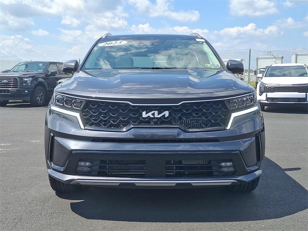 used 2023 Kia Sorento Plug-In Hybrid car, priced at $31,999