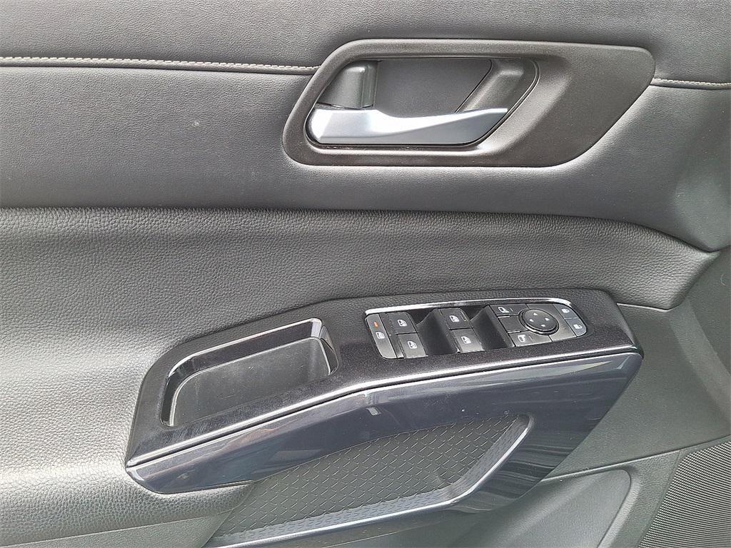 used 2022 Nissan Pathfinder car, priced at $24,130