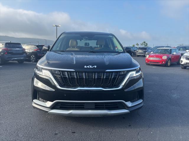 used 2022 Kia Carnival car