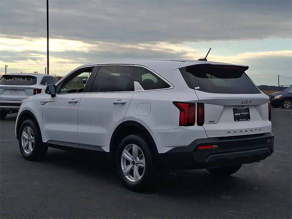 used 2022 Kia Sorento car, priced at $22,539