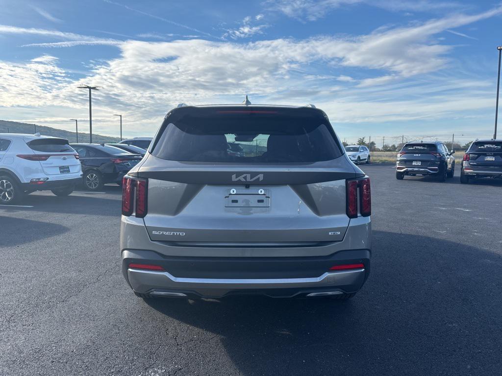 used 2025 Kia Sorento Hybrid car, priced at $36,992