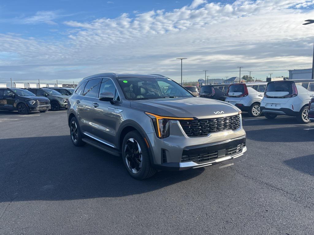 used 2025 Kia Sorento Hybrid car, priced at $36,992