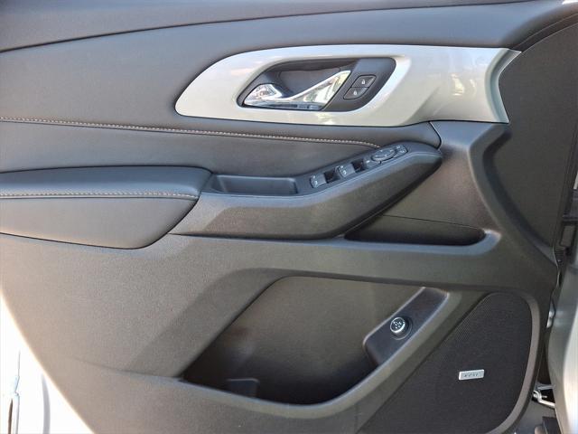 used 2021 Chevrolet Traverse car, priced at $28,279