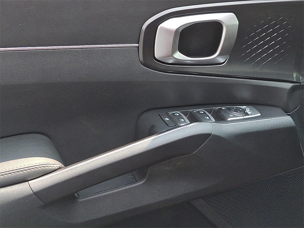 used 2022 Kia Sorento car, priced at $22,600