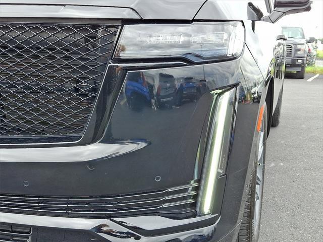 used 2022 Cadillac Escalade ESV car, priced at $65,300