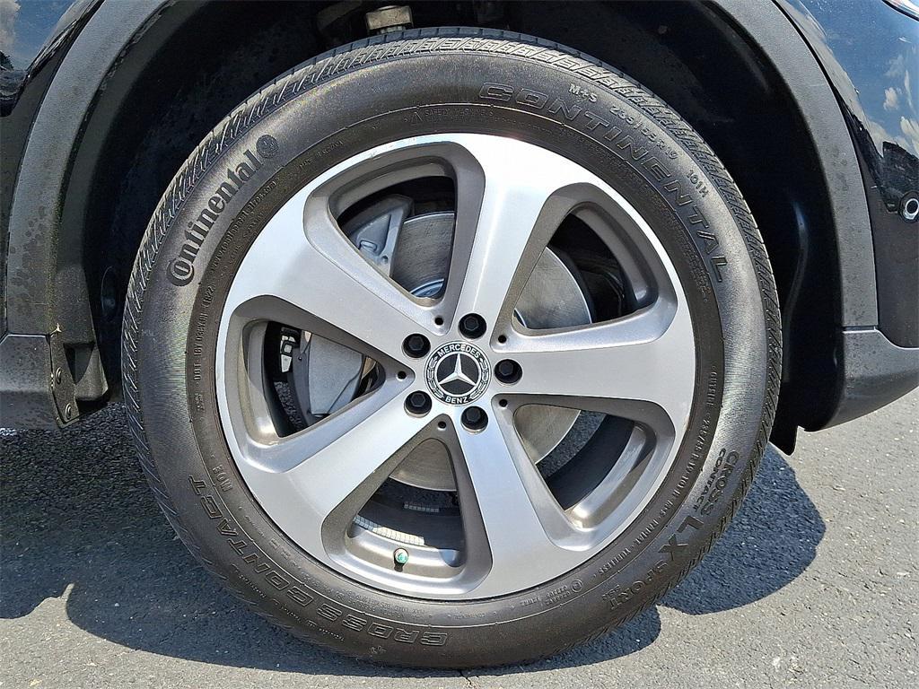 used 2022 Mercedes-Benz GLC 300 car, priced at $33,098