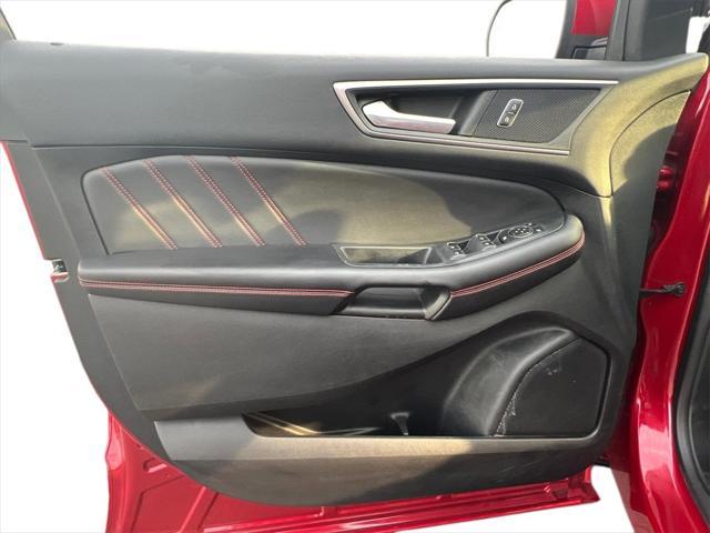 used 2022 Ford Edge car, priced at $30,000