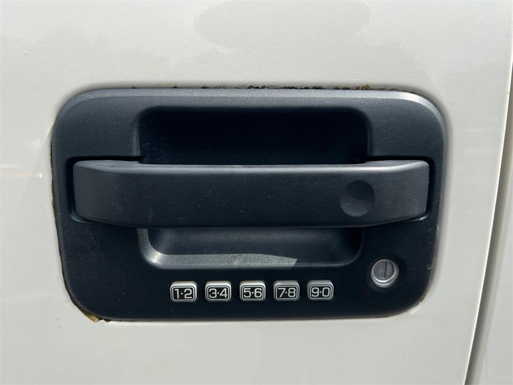 used 2007 Ford F-150 car, priced at $10,000