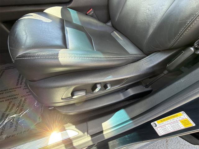 used 2023 Cadillac XT5 car, priced at $30,000