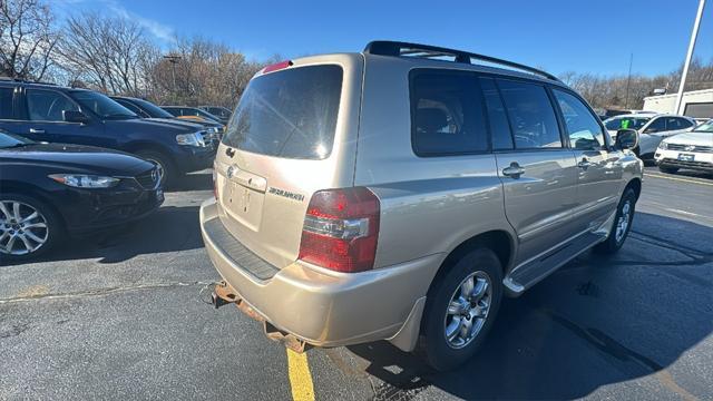 used 2004 Toyota Highlander car, priced at $6,000