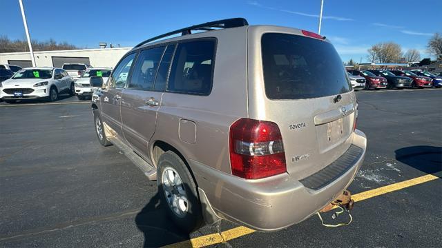 used 2004 Toyota Highlander car, priced at $6,000