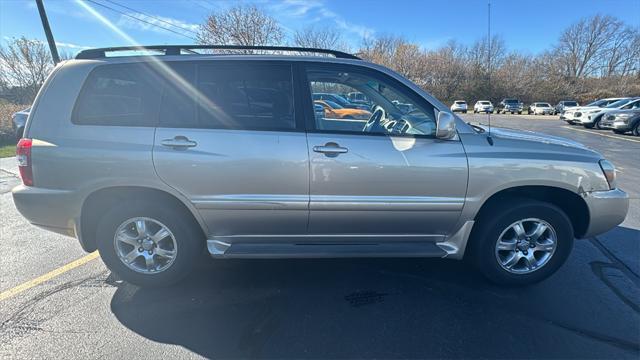 used 2004 Toyota Highlander car, priced at $6,000