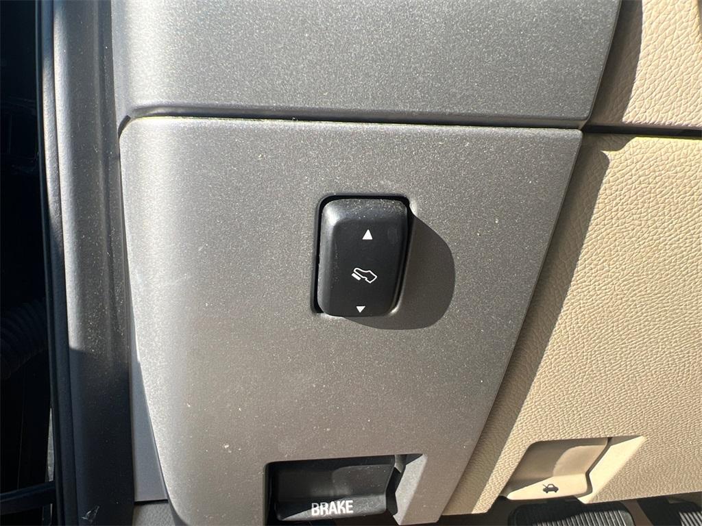 used 2014 Ford Expedition EL car, priced at $9,000