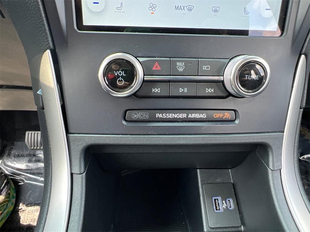 used 2024 Ford Edge car, priced at $29,000