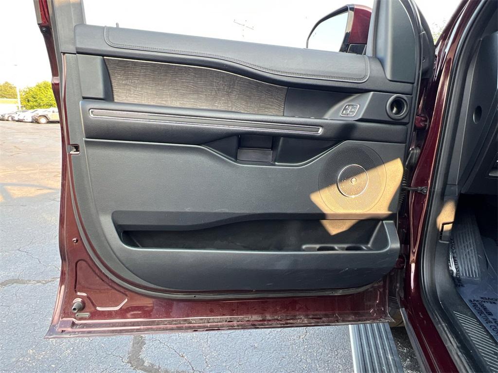 used 2021 Ford Expedition Max car, priced at $30,000