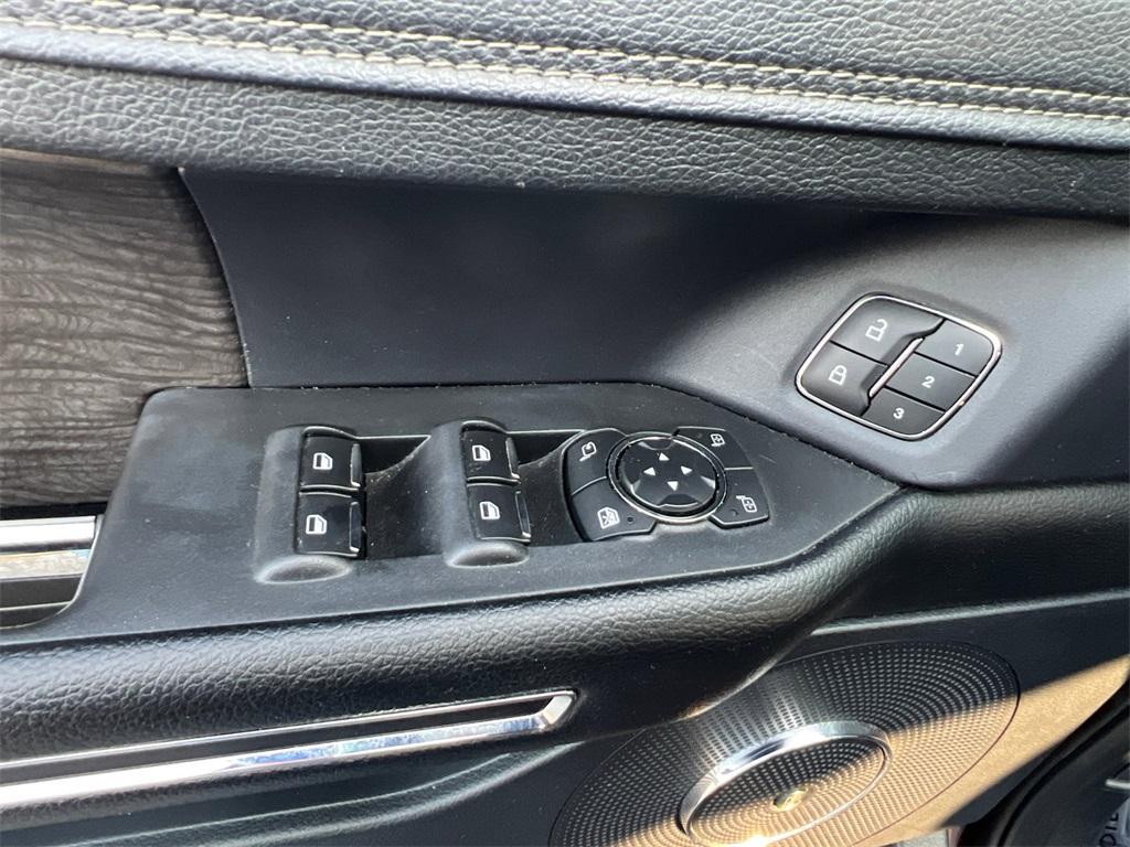used 2021 Ford Expedition Max car, priced at $30,000