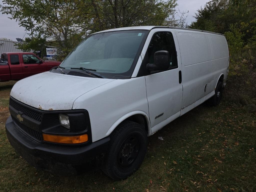 used 2004 Chevrolet Express 3500 car, priced at $5,000