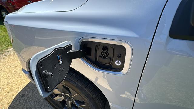 new 2025 Ford F-150 Lightning car