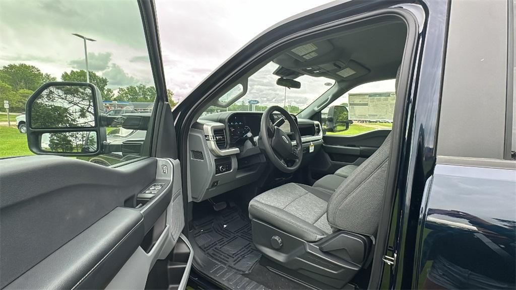 new 2024 Ford F-250 car, priced at $59,935