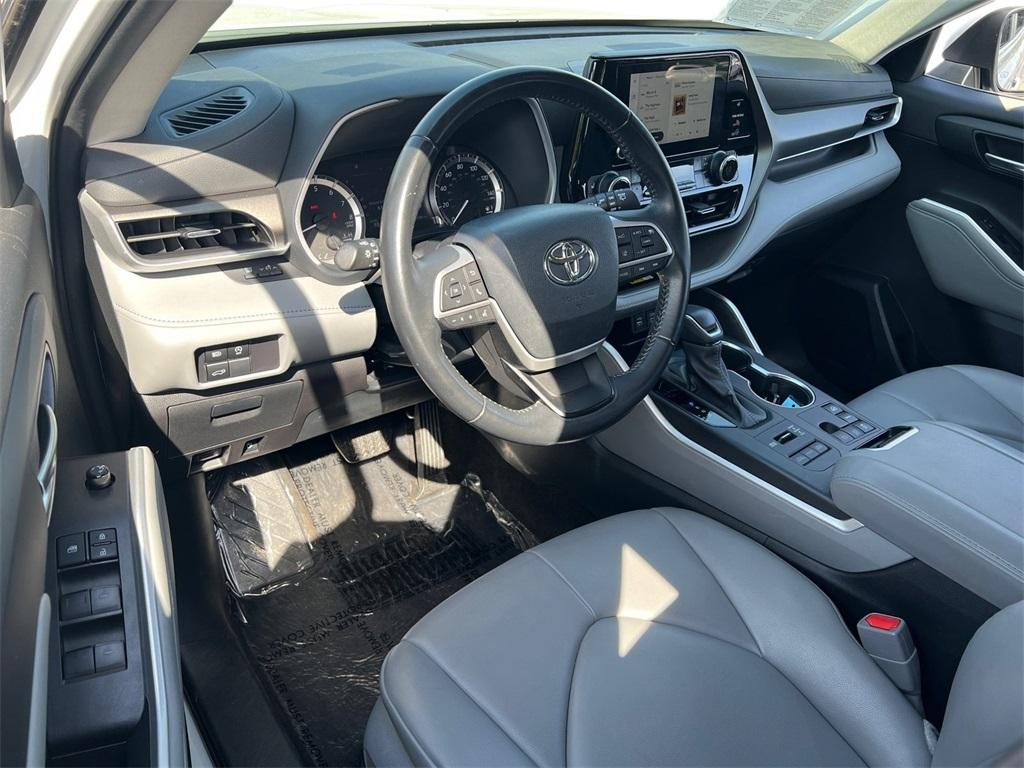used 2023 Toyota Highlander car, priced at $36,000