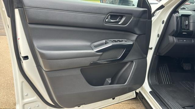 used 2023 Nissan Pathfinder car, priced at $26,500