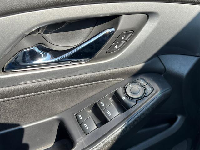 used 2022 Chevrolet Traverse car, priced at $22,500