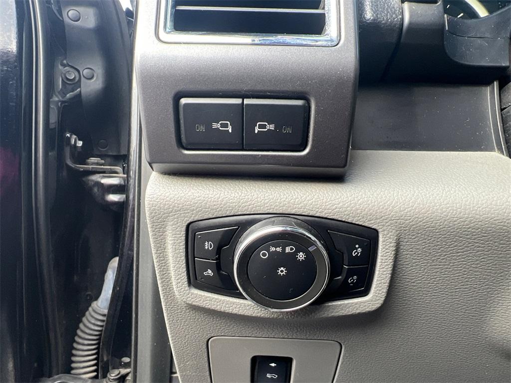 used 2016 Ford F-150 car, priced at $15,500