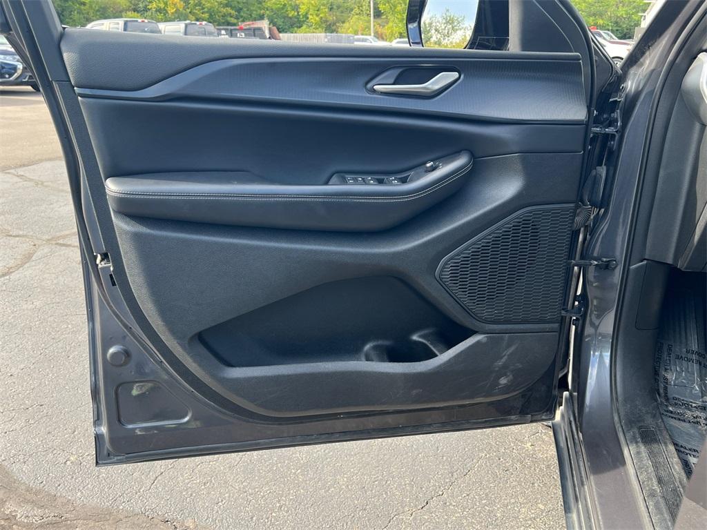 used 2023 Jeep Grand Cherokee L car, priced at $27,500